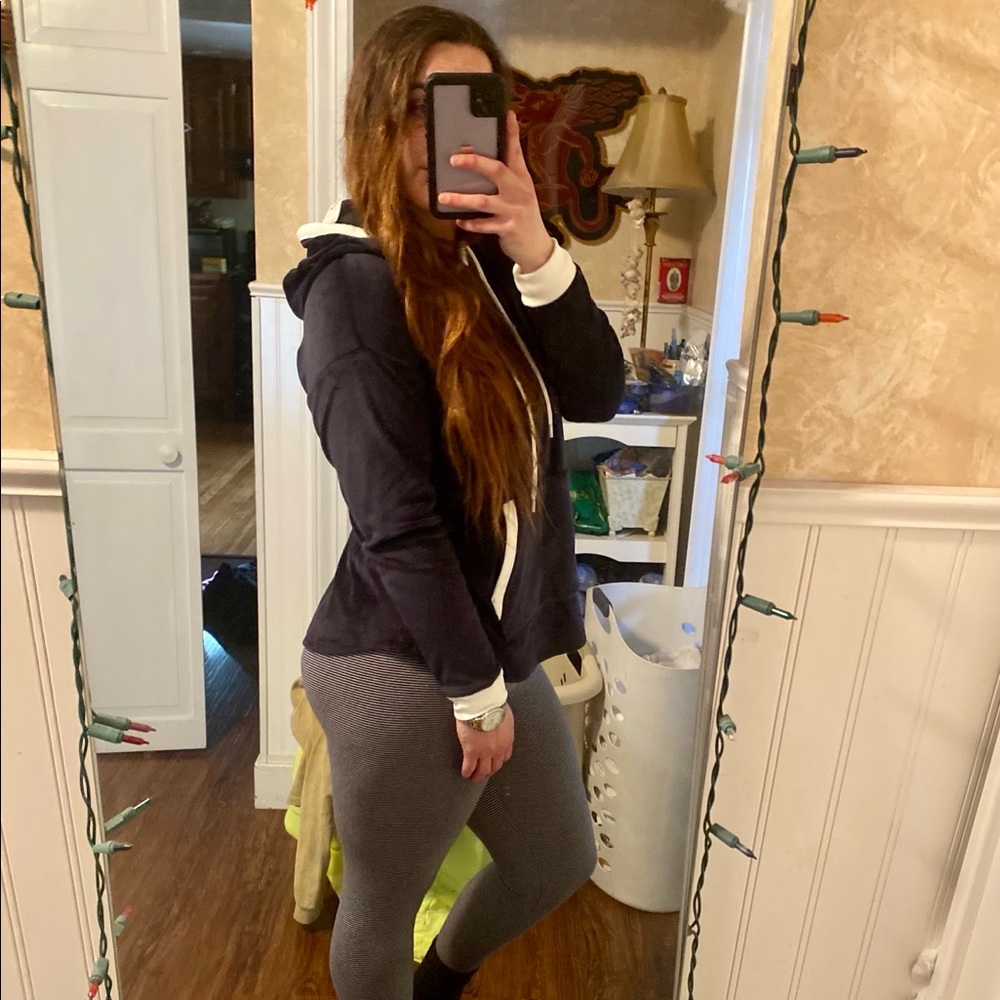 🔹Small Blue Lightweight Velvet Sweatshirt🔹 - Picture 2 of 7